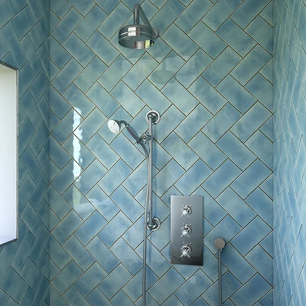 Heritage - Dawlish Concealed Valve With 6" Fixed Head & Adjustable Riser - Chrome 4 Heritage - Dawlish Concealed Valve With 6" Fixed Head & Adjustable Riser - Chrome - Image 2